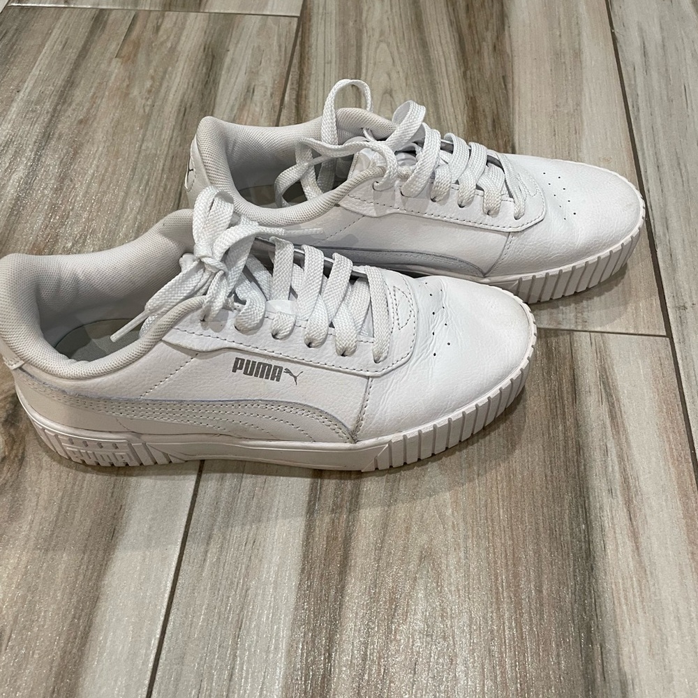 PUMA Women's Carina 2.0 Gradient Sneaker